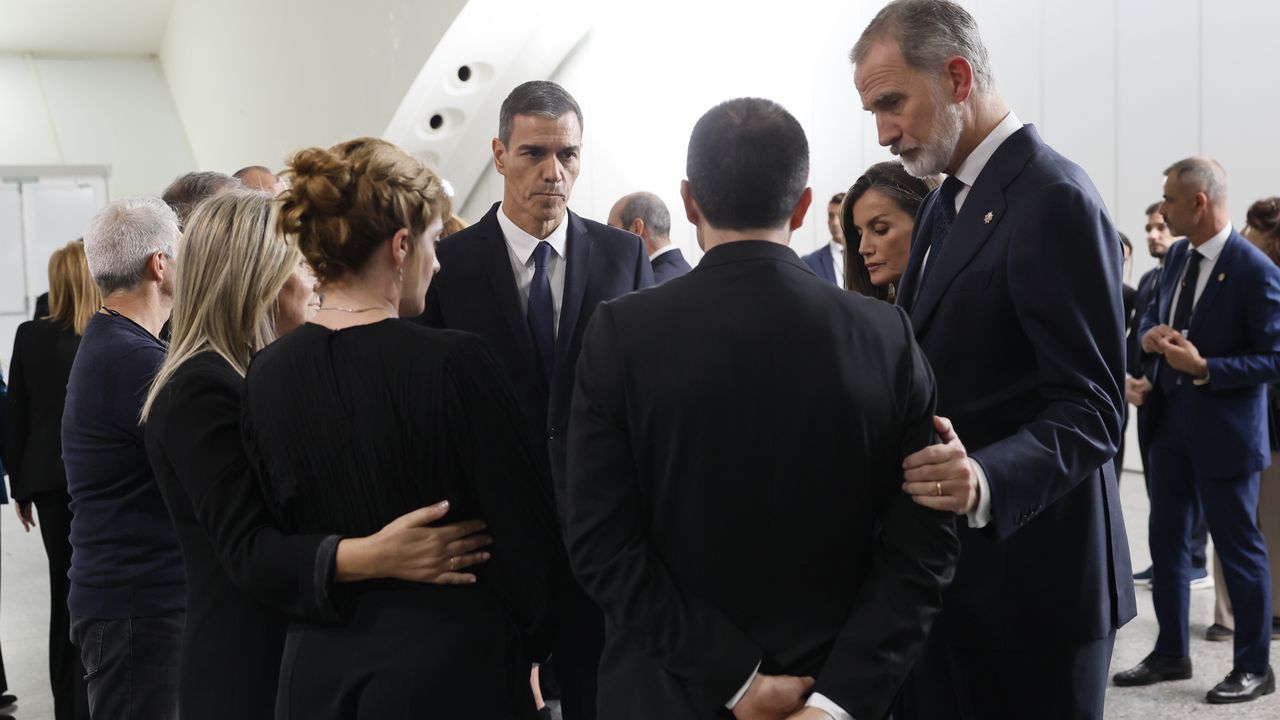 La bronca de las víctimas a Mazón marca el sentido funeral de Estado en Valencia: «¡Que no te queremos los valencianos!»