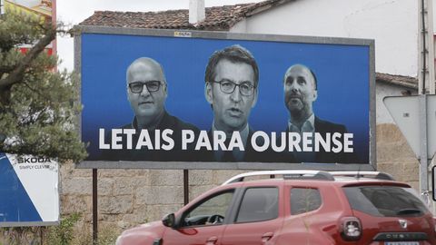 Valla publicitaria en la calle Marcelo Macas