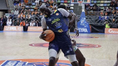 Ilimane Diop, durante el encuentro contra el Hestia Menorca.