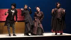 Un momento da representaci�n da obra �Cr�nicas do paradiso�