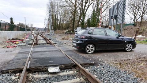 Paso a nivel en la Ra da Bidueira, en Oural (Sarria)