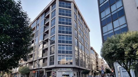Fachada de la promoción a la venta, en la esquina de Samuel Eiján y Sáenz Díez