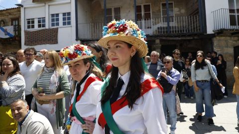 Raigame volveu ateigar de xente Vilanova dos Infantes.Os traxes tradicionais cobraron vida de novo en Raigame.