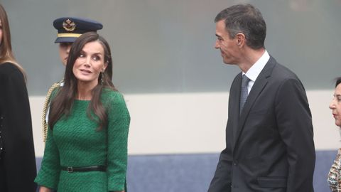 La reina Letizia y el presidente del Gobierno y secretario general del PSOE, Pedro Snchez