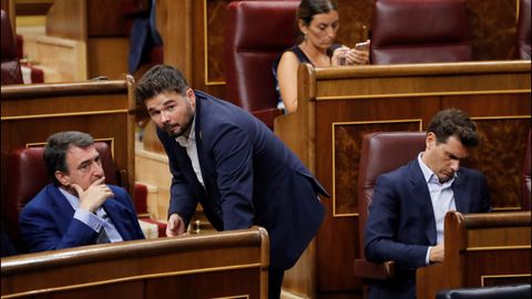 Esteb�n y Rufi�n hablan en el pleno durante el debate de investidura