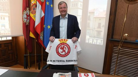 Antonio Silv�n