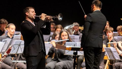 Concierto de Rubn Sime, trompetista, con la Banda de Msica de Sementeira.