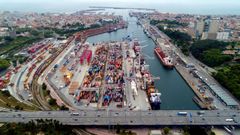 Vista area de una de las terminales de contenedores del puerto del norte de Portugal.