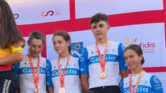Alejandro Garc�a con la medalla de bronce del combinado gallego