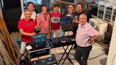 Los siete pinchadiscos que pusieron m�sica en la discoteca Zeppelin de Maceda entre 1980 y el 2000.
