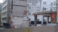 Viviendas colindantes al antiguo mercado de Santa Luc�a, en A Falperra