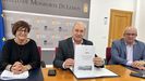 Tom, con la propuesta de presupuestos, junto a Gloria Prada y Jos Luis Losada