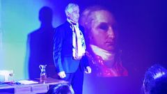 �As m�scaras de Ib��ez: o marqu�s de Sargadelos que nunca foi�, de Avela��a Teatro