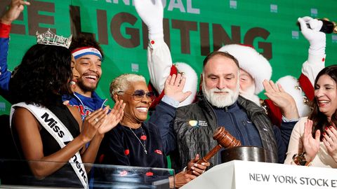 El chef Jos� Andr�s, en el encendido del �rbol navide�o de la Bolsa de Valores de Nueva York