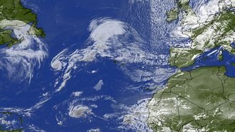 El satélite muestra la tormenta tropical Isaac en medio del Atlántico norte