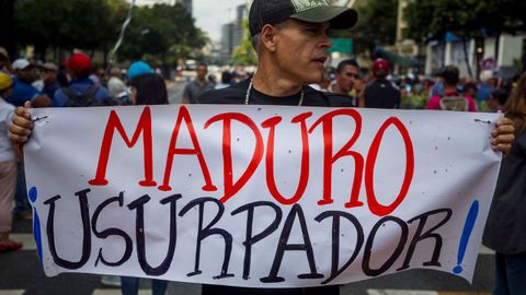 Cientos de personas denunciaron en Caracas la ilegitimidad de Maduro como presidente