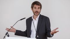 Ernesto Urtasun, portavoz de Sumar, en una rueda de prensa en Madrid.