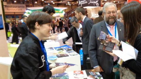 El concello de Lugo presenta en Fitur los atractivos de la ciudad bajo el lema  La Muralla romana de piedra y bytes .