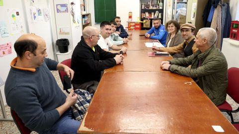 Goretti Sanmart&iacute;n (BNG) y el concejal de Obras, Xes&uacute;s Dom&iacute;nguez, se reunieron el lunes con la directiva vecinal de Busto