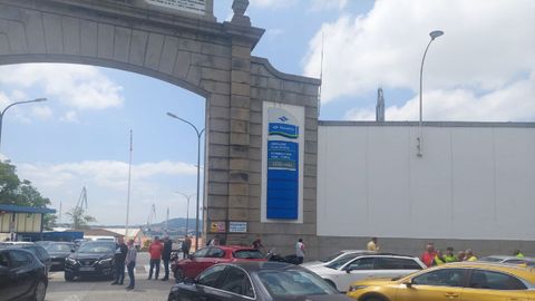 Foto de archivo de piquetes a las puertas de Navantia