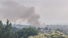 El incendio se produjo cerca de la refiner�a y de algunas viviendas