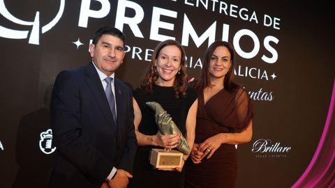 Mercedes Toscano entre Carmela L�pez y Pedro Blanco