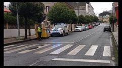 Un guardia civil de tr�fico, este domingo junto al paso de peatones de Monterroso en el que se produjo el atropello