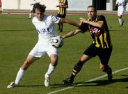 Diego N��ez, a la derecha, sali� en la segunda parte en el partido ante el Monterroso. 