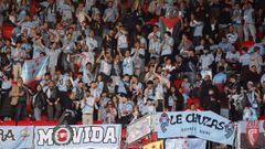Aficionados del Celta, en el estadio de Lyon