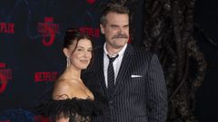 Millie Bobby Brown y David Harbour, en la alfombra roja de la presentaci�n de la quinta temporada de �Stranger Things�