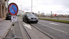 El tramo ya est sealizado para la retirada de los rales del tranva en el paseo martimo de A Corua