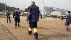 Trabajadores durante un cambio de turno 