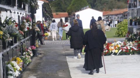 Todos los Santos en el cementerio de Catabois, Ferrol