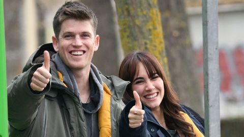 Miguel Bernardeau y Aitana durante el rodaje de la serie que protagonizaron juntos paraDisney+: La ltima.