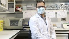 El m�dico ourensano Federico Martin�n-Torres, jefe de Pediatr�a del CHUS, investigador principal de GENvip y coordinador del centro colaborador de la OMS en seguridad vacunal, participa en el seminario