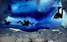 Espeleobuceo en la cueva del Dol�, en Mallorca. 