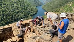 Os investigadores buscan no lugar dos Conventos os restos do desaparecido mosteiro de San Marti�o de Pi�eira