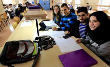 De derecha a izquierda Carla da Silva, Alejandro Sant�n, Miguel �ngel Lemos y Amanda Bravo, ayer en la biblioteca de Industriales.