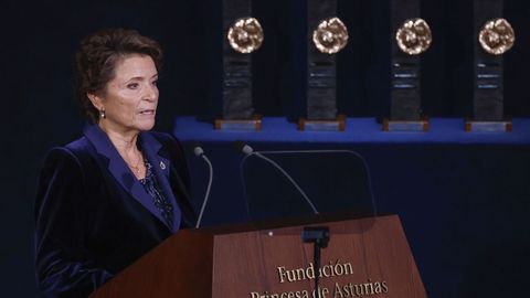 La presidenta de la Fundacin Princesa de Asturias, Mara Cristina Masaveu, interviene en la ceremonia de entrega de los Premios Princesa de Asturias, este viernes en el Teatro Campoamor de Oviedo