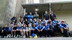 Padres y atletas piden que las Administraciones se unan para arreglar las gradas, recientemente cerradas, en las pistas de atletismo de la USC.
