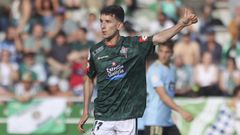 Luis Chac�n, en la imagen en el partido del ascenso ante el Celta B, conf�a en renovar.