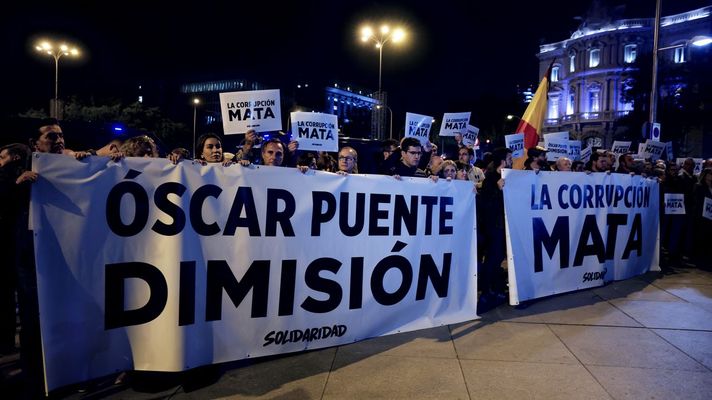 Concentraci�n de protesta del Sindicato Solidaridad por el accidente ferroviario en Toledo, el mismo d�a del siniestro, en Madrid.