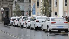 Taxis en la parada de Los Cantones