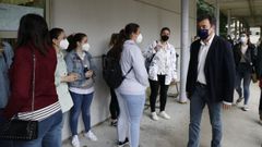 El conselleiro de Educaci�n, Rom�n Rodr�guez, acudi� al primer d�a de los ex�menes de la oposici�n en junio del 2021, despu�s de un a�o de espera por el covid