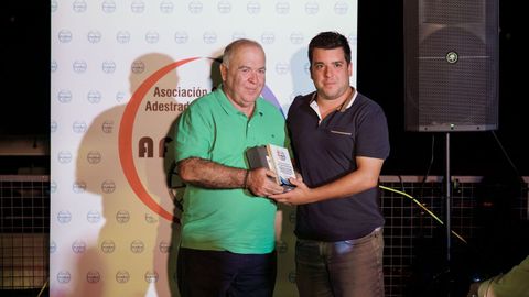 Manuel Ruiz Castaño premió la temporada de Javier López González en el Velle infantil