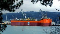 <span lang= es-es >La �Farwah�, la �ltima plataforma</span>. Fue fabricada en Fene, la de mayor capacidad de almacenamiento de crudo salida de sus gradas y abandon� la r�a en el 2003. 