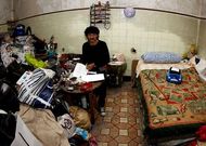 Ra�l es una de las muchas personas que han tenido que fabricarse su propia estancia para dejar de vivir a la intemperie. 