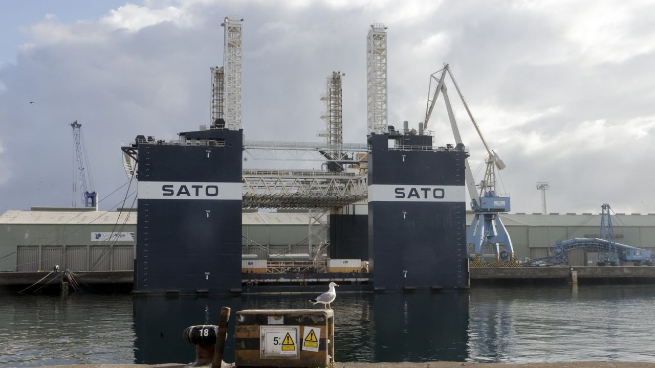El puerto de A Coruña perderá su «rascacielos» tras cuatro años en el Centenario