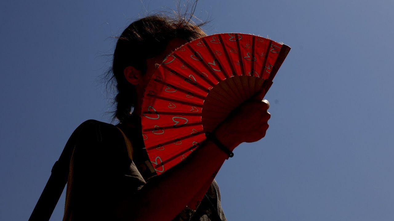 Galicia vivió el verano más hostil para conciliar el sueño y espera un otoño lluvioso