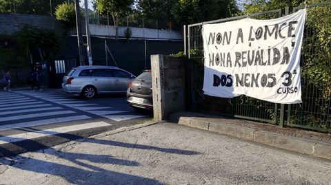 La federaci�n de padres de alumnos de Vigo anim� a no presentar a los ni�os a la rev�lida. 